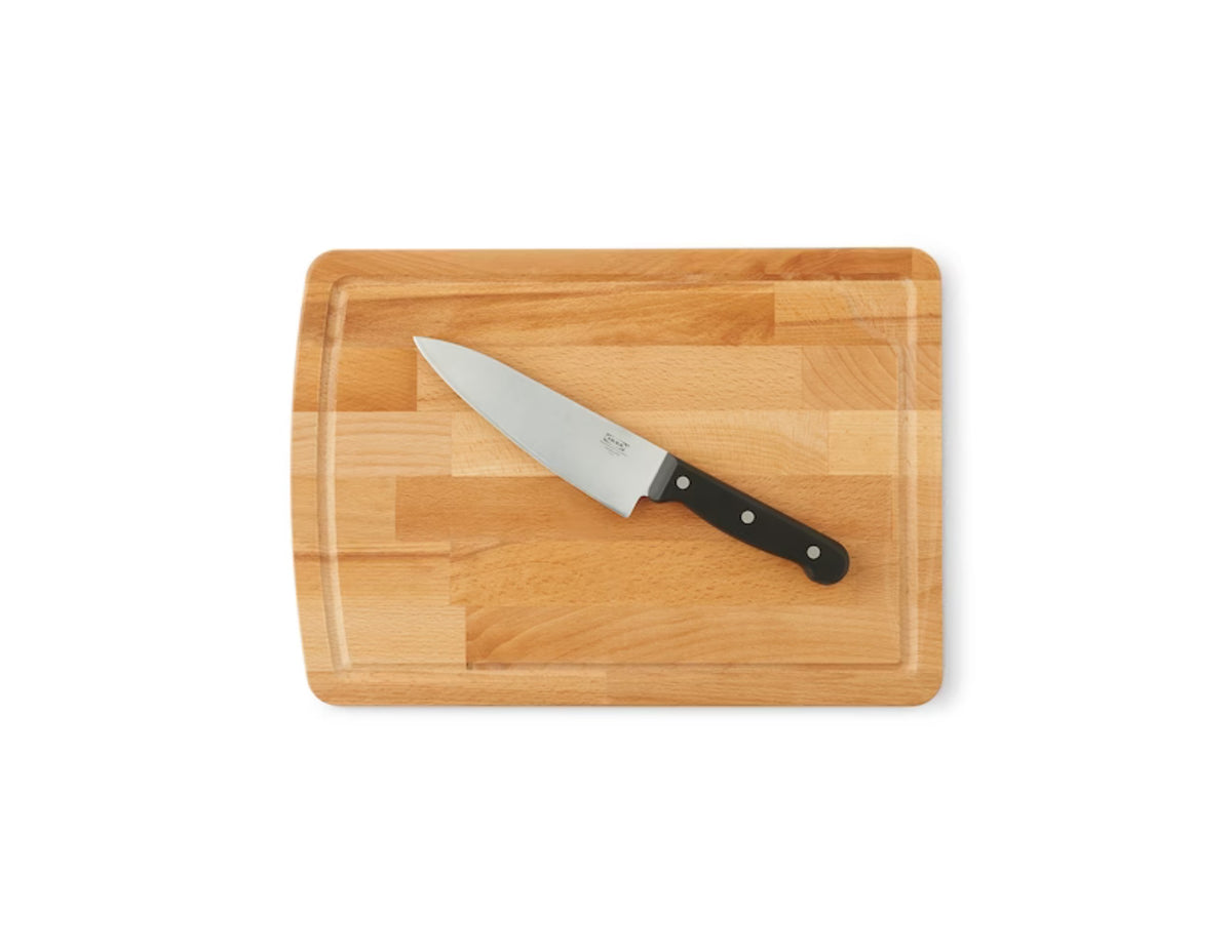 Cutting board with groove